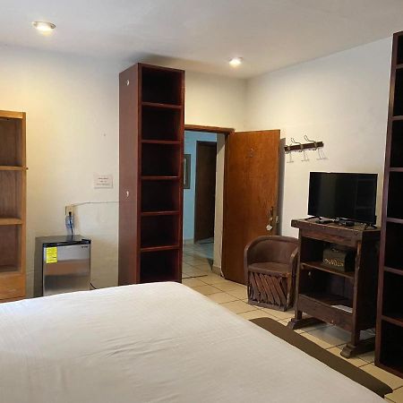 Meson Don Quijote Apartment อาจิจิก ภายนอก รูปภาพ