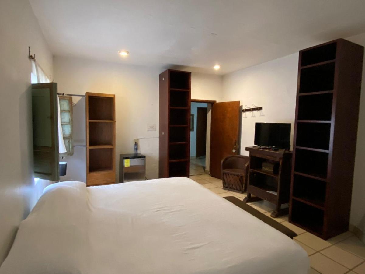 Meson Don Quijote Apartment อาจิจิก ภายนอก รูปภาพ